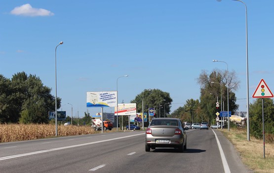 Фото рекламної площини за адресою вул. Яснополянська - вул. Старокодацька, до міста, на світлофорі