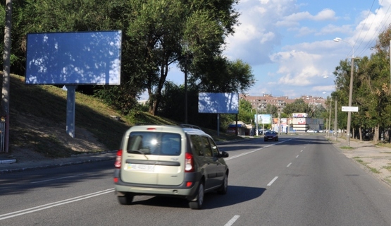Фото рекламной плоскости по адресу вул. Космічна (навпроти першої ТЕЦ) 