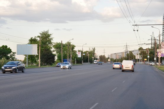 Фото рекламной плоскости по адресу Набережна Заводська, навпроти СТАНа 550 (в центр)