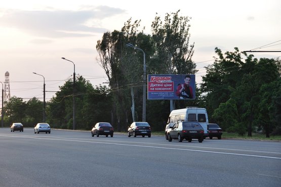 Фото рекламной плоскости по адресу Набережна Заводська, АЗС Глорія (з центру)