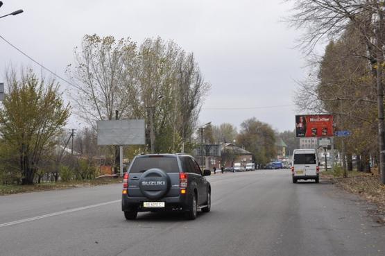 Фото рекламної площини за адресою вул. Київська - пр-т І. Мазепи, ринок, АТБ-маркет, Varus