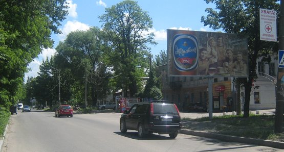 Фото рекламної площини за адресою вул. В. Антоновича, 65, віділення швидкої допомоги