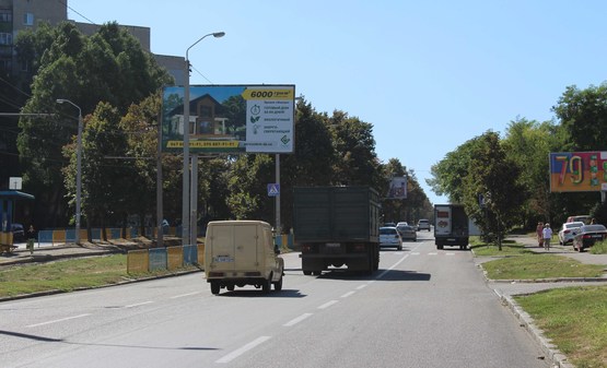 Фото рекламной плоскости по адресу вул. Робоча - вул. Кавалерійська, до ТЦ "APPOLO"