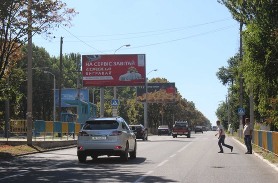 Фото рекламной плоскости по адресу вул. Робоча, б. 62 - вул. Ньютона
