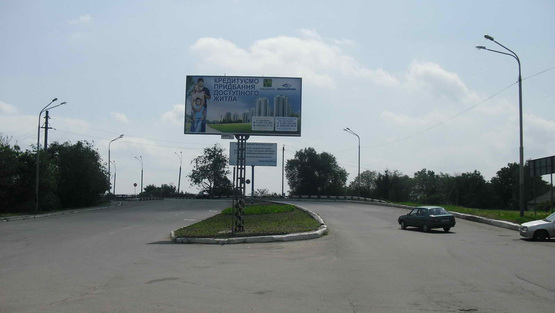 Фото рекламної площини за адресою вул. Дніпровська - вул. Луганська, в центр