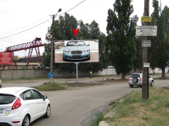 Фото рекламної площини за адресою m014A2,вул. Гаванська, 8, розділова смуга, рух у бік ж/м Придніпровськ