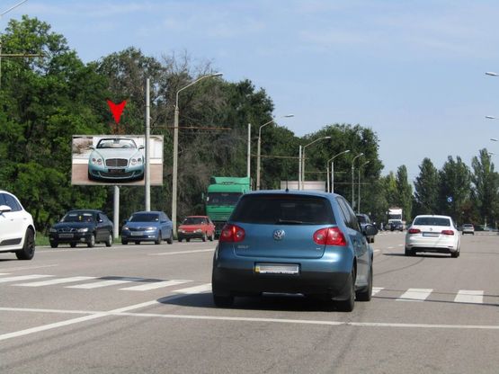 Фото рекламной плоскости по адресу m022B,Запорізьке шосе, 80, навпроти спорткомплексу Алан, перед світлофором