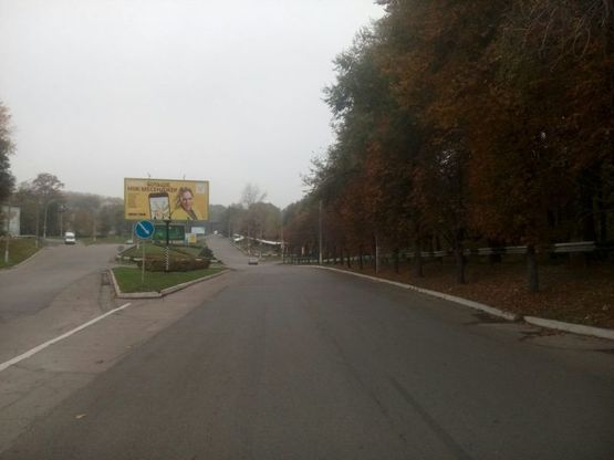 Фото рекламной плоскости по адресу дз36А1,авторозв'язка пр. Гімназичний - вул. Йосипа Манаєнкова - вул. Васильєвська (на роздільній смузі)