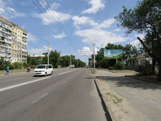 Фото рекламної площини за адресою m026A,вул. Калинова, 31