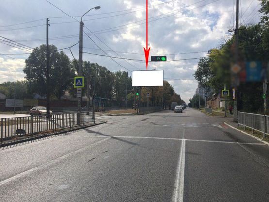 Фото рекламної площини за адресою s068A,вул. Робоча - вул. Ньютона (біля школи), на світлофорі