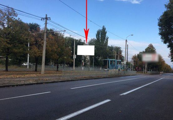 Фото рекламної площини за адресою s068B,вул. Робоча - вул. Ньютона (біля школи), на світлофорі