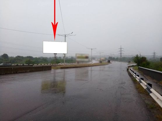 Фото рекламної площини за адресою дз13А1,Мостовий перехід через Дніпро, на розділовій смузі(1), рух з лівого на правий берег