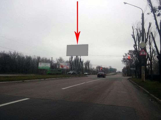 Фото рекламной плоскости по адресу дз17А1,Єлизаветівське шосе, на розділовій смузі, рух з лівого на правий берег