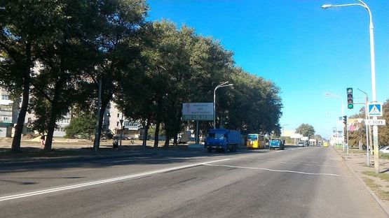 Фото рекламной плоскости по адресу Пв15Б,вул. Дніпровська, в районі буд. №424, біля світлофора