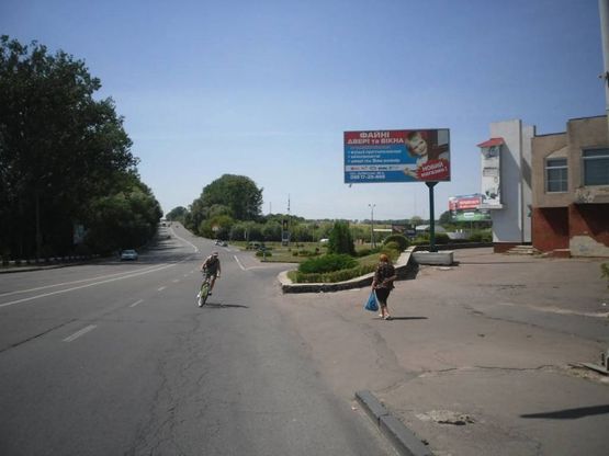 Фото рекламной плоскости по адресу м. Рівне, вул. Дубенська, перехрестя з вул.Макарова
