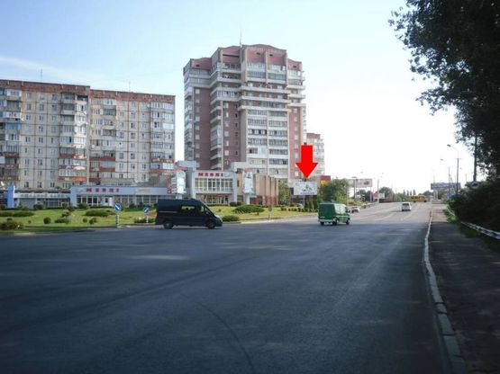 Фото рекламної площини за адресою м. Рівне, вул. Дубенська, перехрестя з вул.Макарова