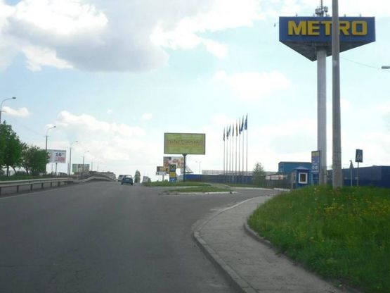 Фото рекламної площини за адресою м. Рівне, вул. Макарова, 21