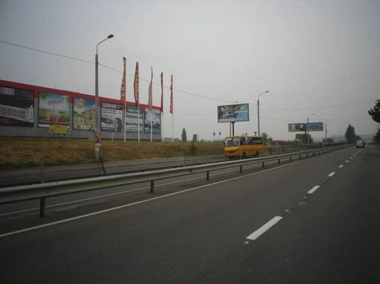 Фото рекламной плоскости по адресу м. Рівне, вул. Макарова, 23