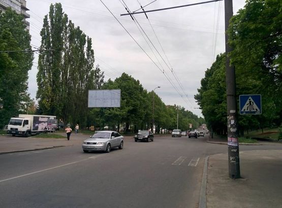 Фото рекламной плоскости по адресу м. Рівне, вул. Д.Галицького, навпроти буд. №5