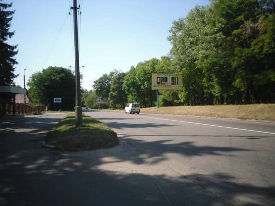 Фото рекламной плоскости по адресу м. Рівне, вул. Чорновола, навпроти будинку № 79