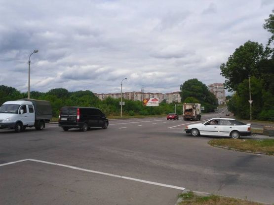 Фото рекламной плоскости по адресу м. Рівне, вул. Дубенська, в районі перехрестя з вул. Я. Гашека