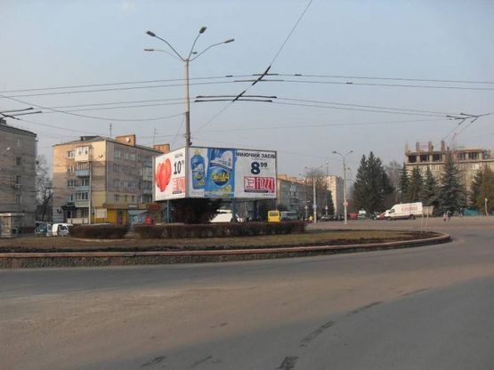 Фото рекламной плоскости по адресу м. Рівне, кільце на перехресті вул. Відінської та вул. Курчатова