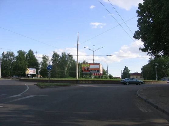 Фото рекламної площини за адресою м. Рівне, кільце на перехресті вул. Курчатова та вул. Д. Галицького