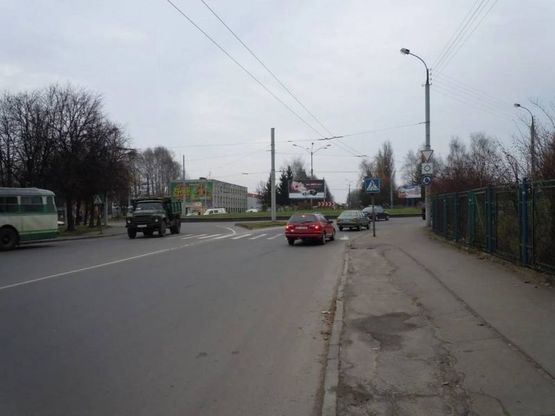 Фото рекламной плоскости по адресу м. Рівне, кільце на перехресті вул. Курчатова та вул. Д. Галицького