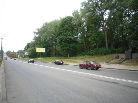 Фото рекламной плоскости по адресу м. Рівне, вул. Київська, 90