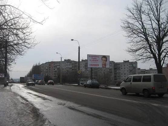 Фото рекламной плоскости по адресу м. Рівне, вул. Черняка, в районі перехрестя з вул. О.Дундича
