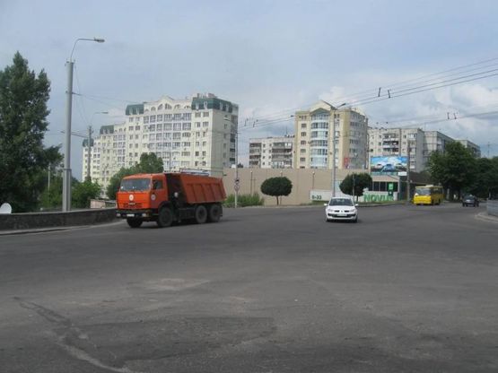 Фото рекламной плоскости по адресу м. Рівне, вул. Черняка, в районі перехрестя з вул. О.Дундича