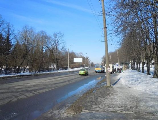 Фото рекламной плоскости по адресу м. Рівне, вул. Чорновола, 47