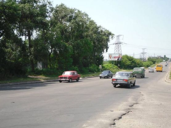 Фото рекламної площини за адресою м. Рівне, вул. Млинівська, 19