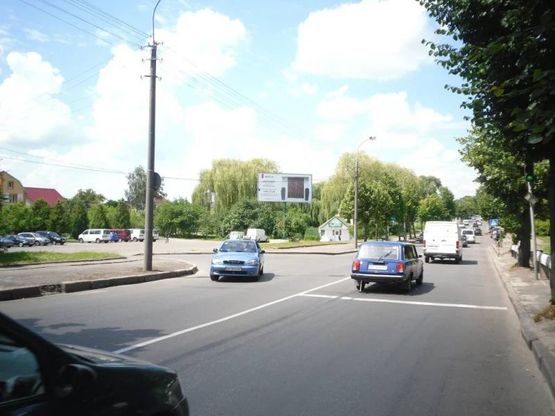 Фото рекламной плоскости по адресу м. Рівне, вул. С. Бандери, в районі перехрестя з вул. Севастопольською