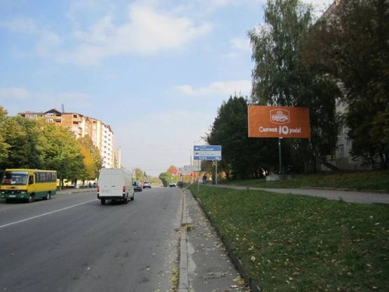 Фото рекламной плоскости по адресу м. Рівне, вул. С. Бандери, в районі перехрестя з вул. Д.Галицького