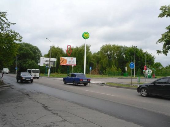 Фото рекламної площини за адресою м. Рівне, вул. С. Бандери, в районі перехрестя з вул. Менделєєва