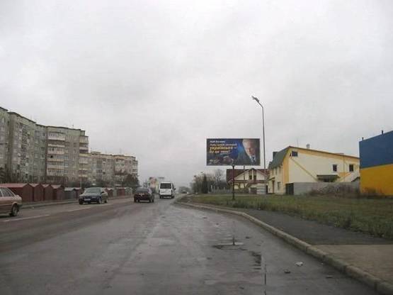 Фото рекламной плоскости по адресу м. Рівне, вул. Млинівська, 30