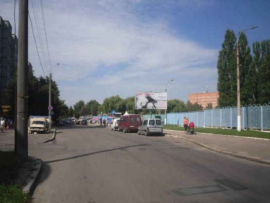 Фото рекламної площини за адресою м. Рівне, вул. Ювілейна, напроти буд. №13