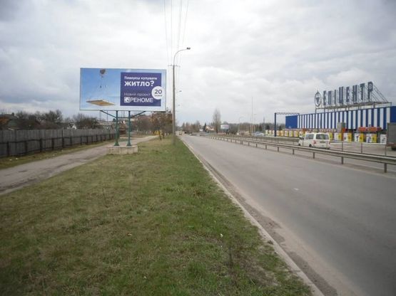 Фото рекламной плоскости по адресу м. Рівне, вул. Макарова, навпроти будинку №21