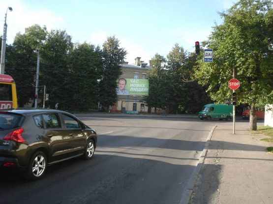 Фото рекламной плоскости по адресу м. Рівне, вул. Дубенська, в районі перехрестя з вул. Чернишова