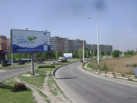 Фото рекламной плоскости по адресу вул. Автозаводська-вул.Говорухи, напрямок руху від вул.Говорухи