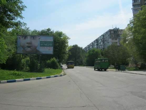 Фото рекламной плоскости по адресу вул.Чаривна — вул.Героїв 55-ї бригади, ст.Б