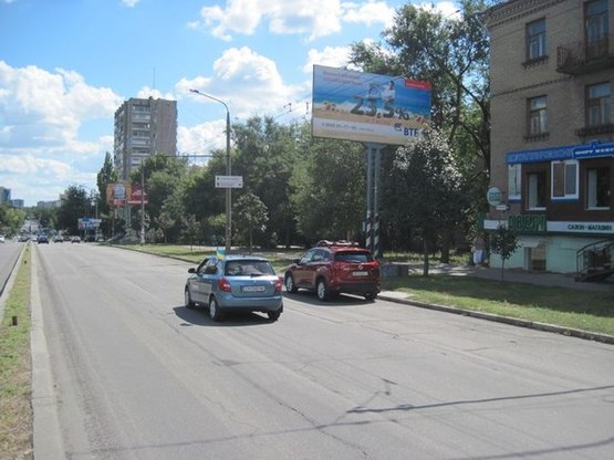 Фото рекламной плоскости по адресу вул.Перемоги-вул.Паркова, №2, ст.А