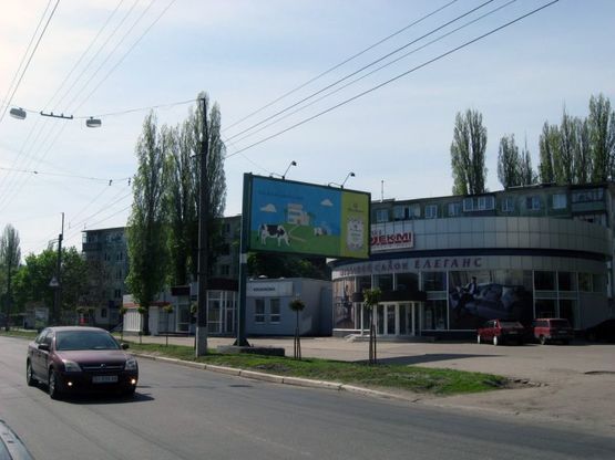 Фото рекламной плоскости по адресу вул. Першотравнева, 57-В