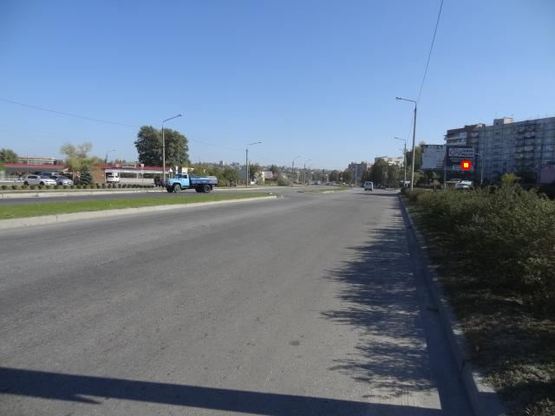 Фото рекламной плоскости по адресу вул.Автозаводська,4  - аптека, ТЦ, ст.А