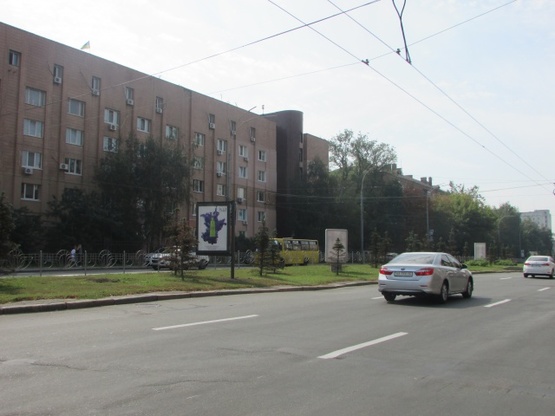 Фото рекламної площини за адресою Генерала Алмазова (Кутузова), 2 (розподілювач) рух в бік площі Лесі Українки