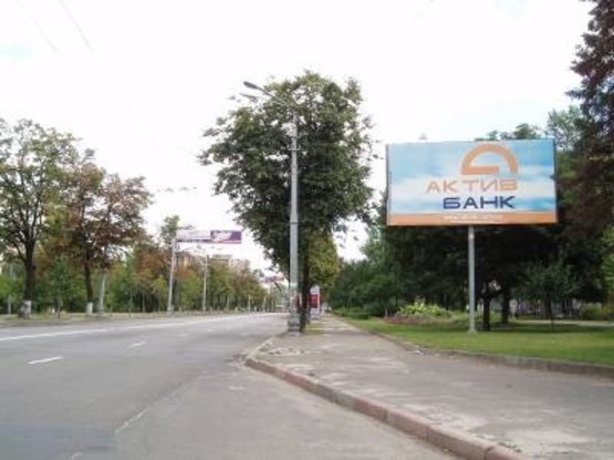 Фото рекламной плоскости по адресу 40-летия Октября проспект, 93 (зеленая зона)