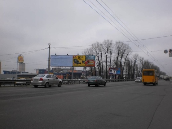 Фото рекламної площини за адресою Окружная дорога, разделитель / напротив пов-та на Жмеринскую ул. по ходу к проспекту Победы