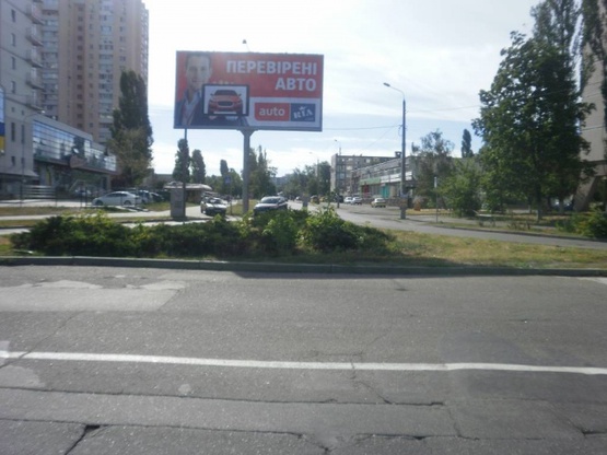Фото рекламної площини за адресою Жмаченко/Дарницкий б-р