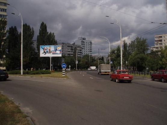 Фото рекламної площини за адресою Гавро Лайоша, 9а, разделит.треугольник